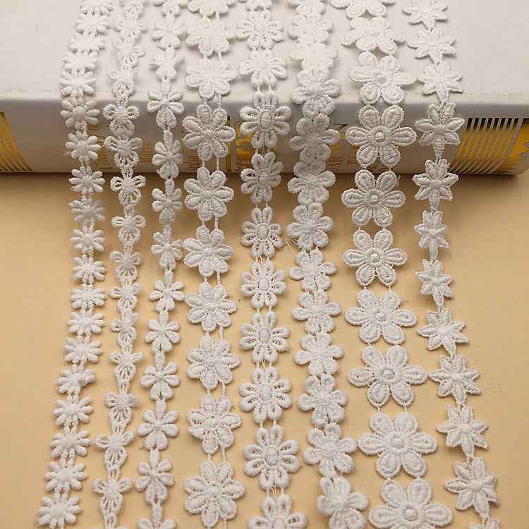1.5-4cm White Cotton Floral Embroidered Lace Trim 10 Yards