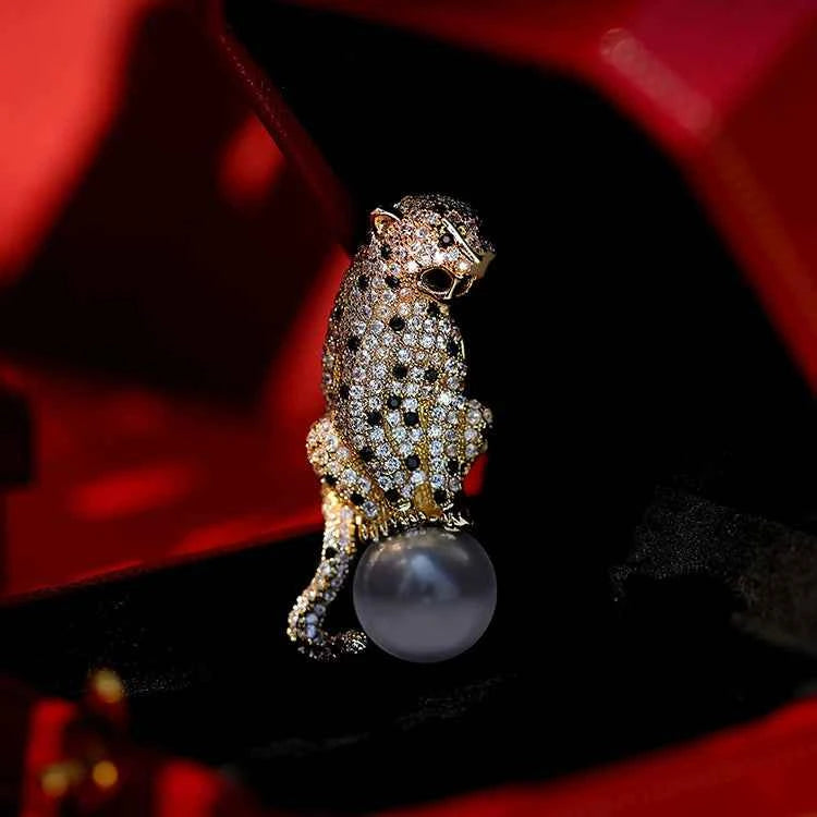 Luxury Copper Zircon Panther Brooch with Pearl