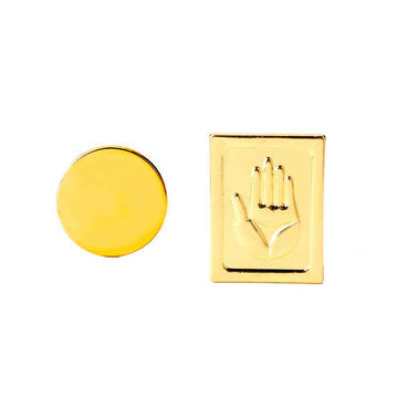 Jojo's Bizarre Adventure Jotaro Kujo Golden Hat Metal Brooch 2 Pack - Lots of Buttons
