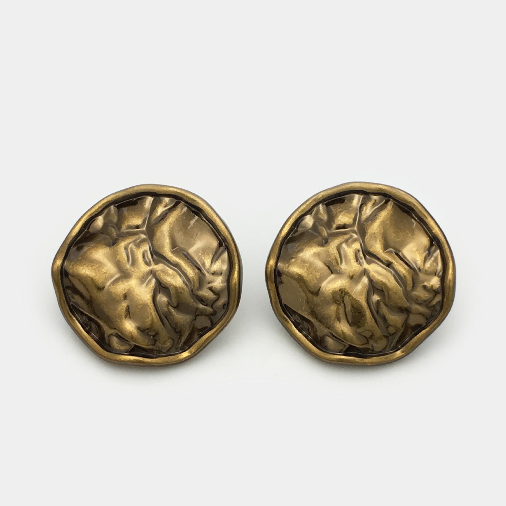 15-32mm antiikhõbedased volditud ebaregulaarse kujuga metallnööbid mantlitele 20 tk