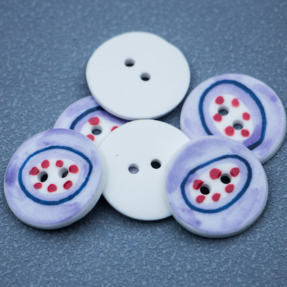 24mm lilla kirsebærrød prik håndmalet blå og hvid porcelæn 2-huls keramiske knapper 4 stk