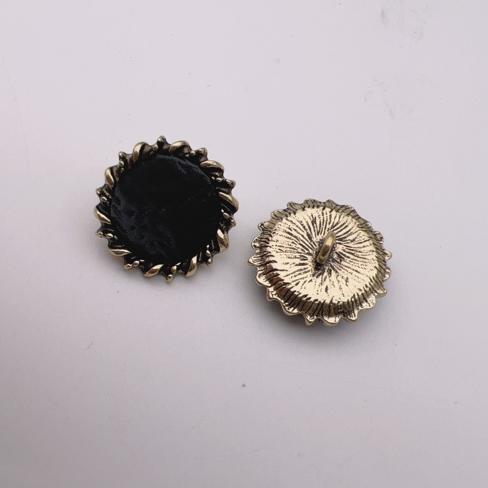 23mm Kožené Tkaninové Gombíky s Antickou Bronzovou Kovovou Stopkou 50 ks