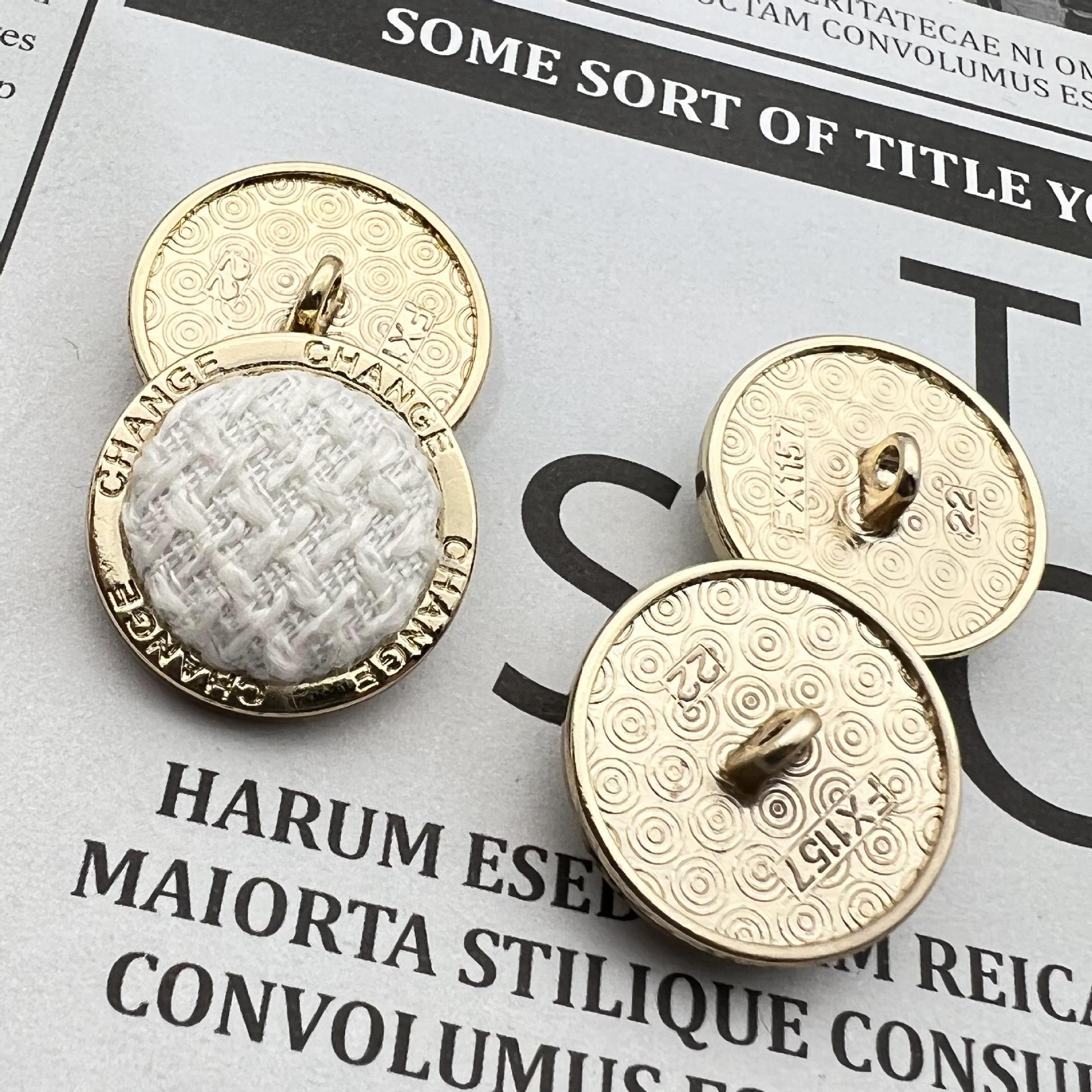 Butoane cu ștanță metalică margine grilă alfabet "Change" 25mm 12 bucăți