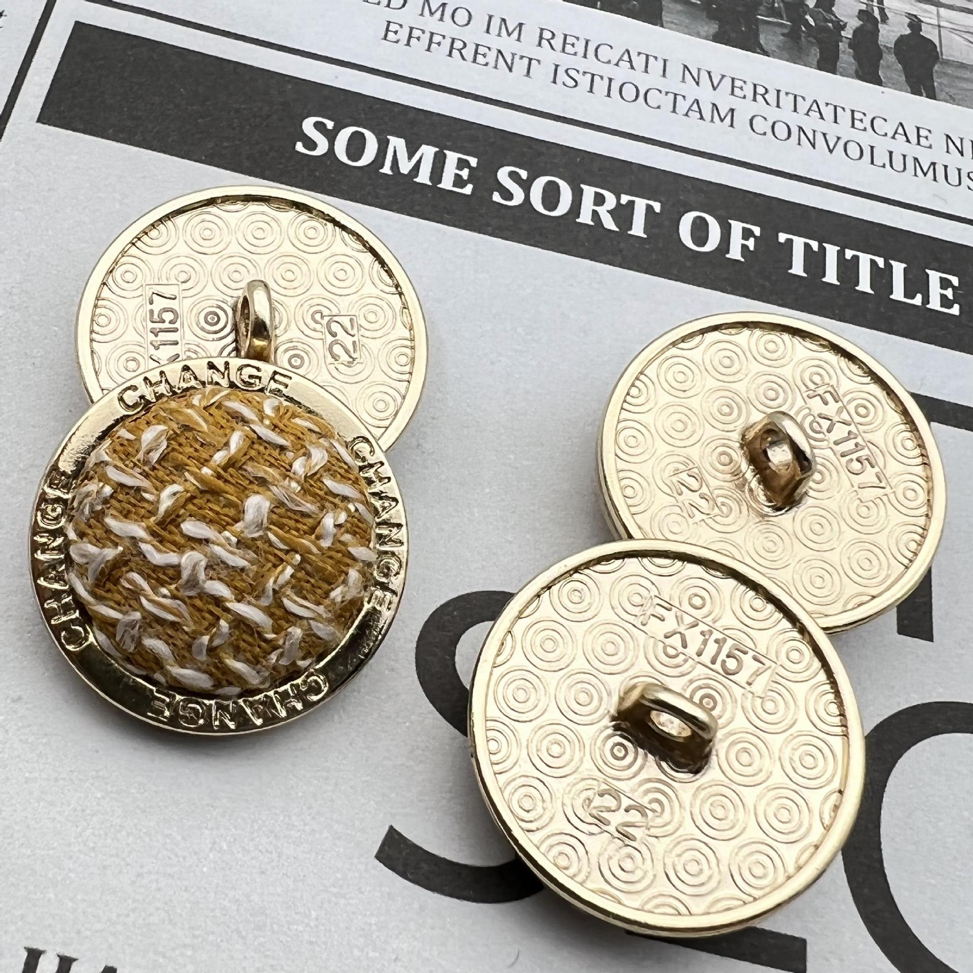 Butoane cu ștanță metalică margine grilă alfabet "Change" 25mm 12 bucăți