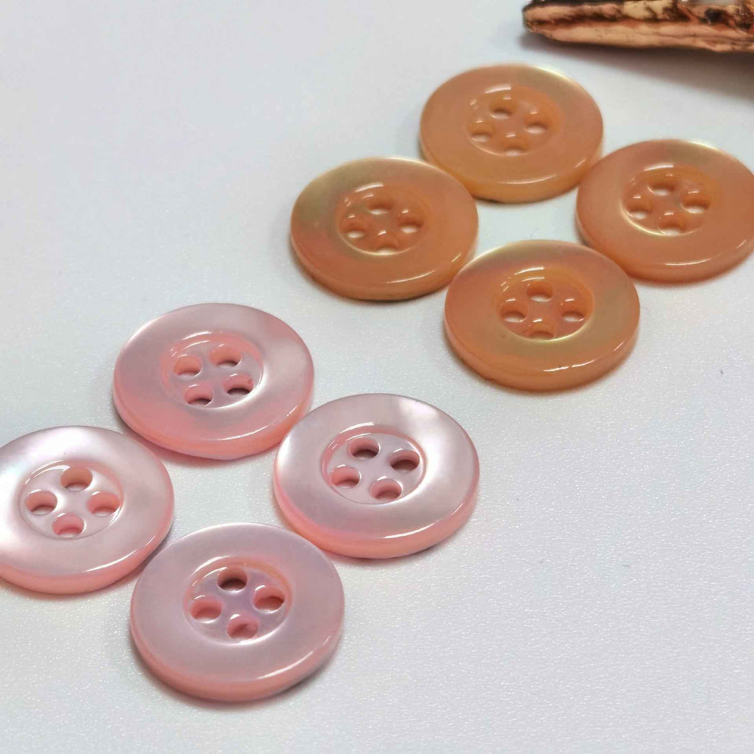18L Orange Pink Wide-Rim 4-Hole Mother of Pearl Shell Buttons 100 Pack