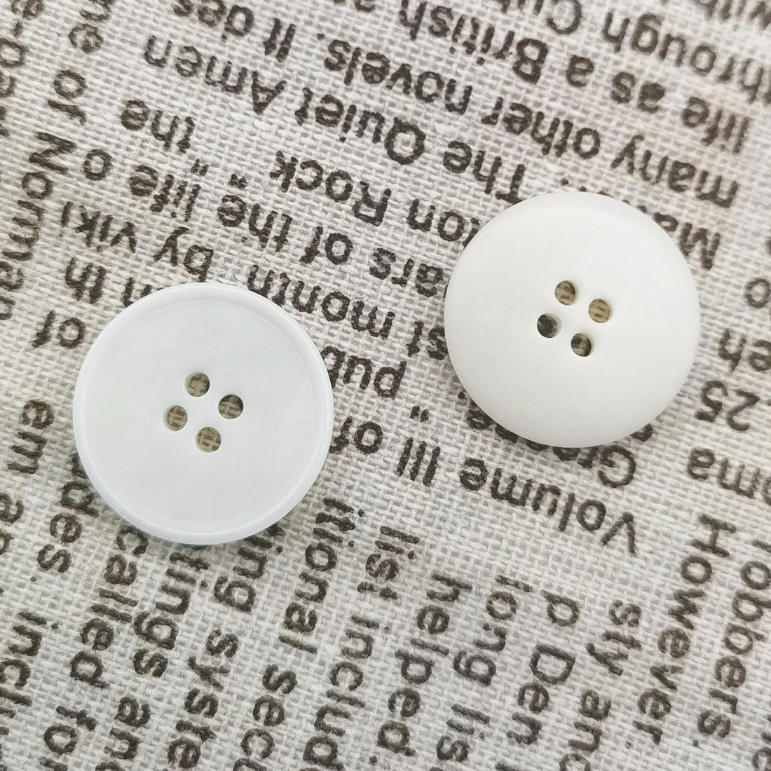 24L-40L Black White Eco-Friendly Tagua Nut Buttons for Knitwear 20pcs