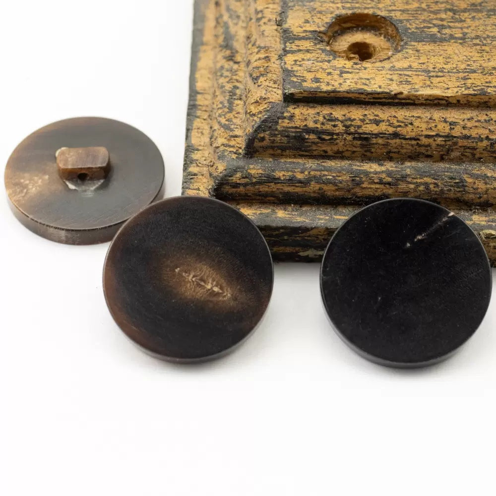 15-30mm sorte og kaffe farvede naturlige tekstur flade ægte horn knapper 10 stk