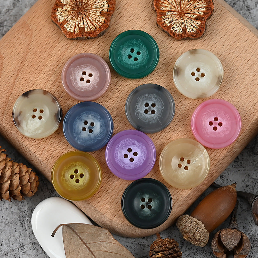 15-25mm kulaté 4dírové barevné vzorované močovinové knoflíky pro neformální obleky a vesty