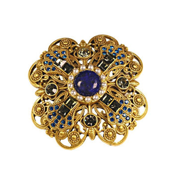 Kungligt inspirerad brosch – Fullt prydd med rhinestones och lapis lazuli