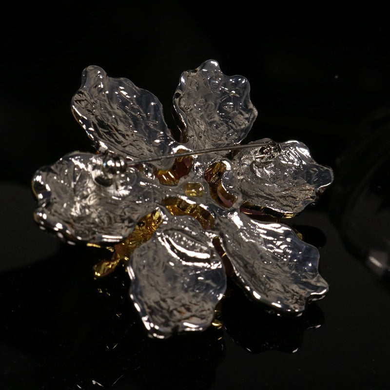 Fransk vintage pink rhinsten glas broche med elektropletteret guld