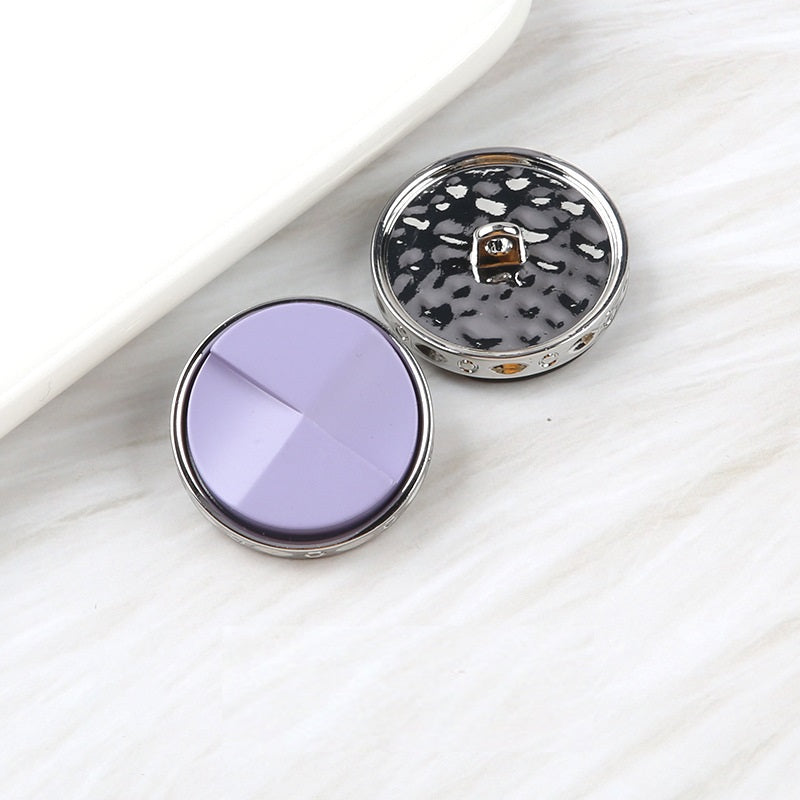 Čierne hnedé gombíky z živice a kovu v tvare ventilátora, dvojfarebné, balenie 20 kusov