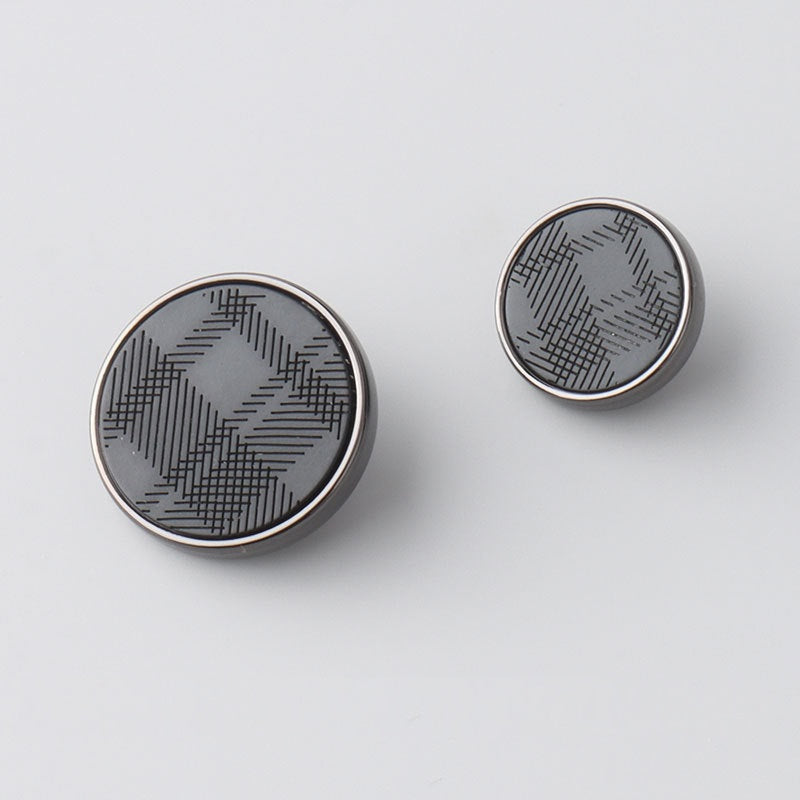 Kulaté laserem gravírované pryskyřičné kovové knoflíky na stopce pro vlněné svrchní oblečení 12 ks