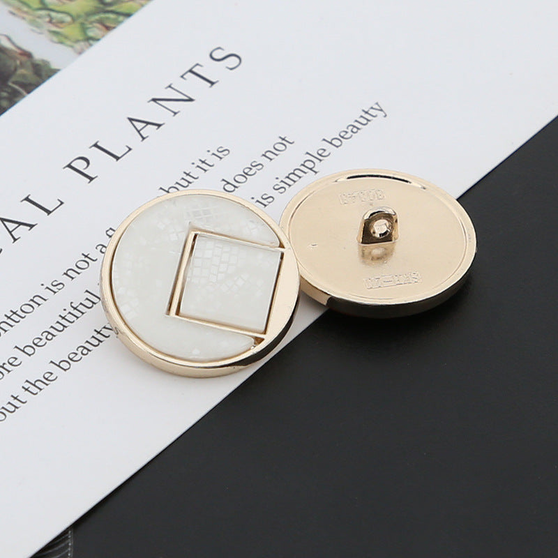 18/23mm ümmargused ruudukujulised valge pruun vaigust metallist nööbid 12 tk