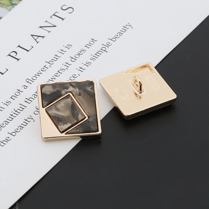 18/23mm ümmargused ruudukujulised valge pruun vaigust metallist nööbid 12 tk