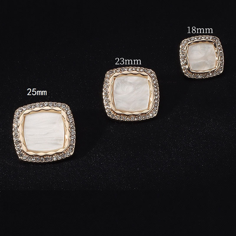 18/23/25mm ruudukujulised teemantmustriga metallnööbid varrastega 15 pakis