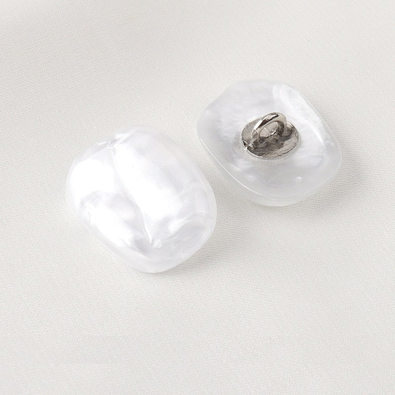 12-21mm imitacijski školjčni biser sijaj beli črni gumbi s trnom 30 kosov
