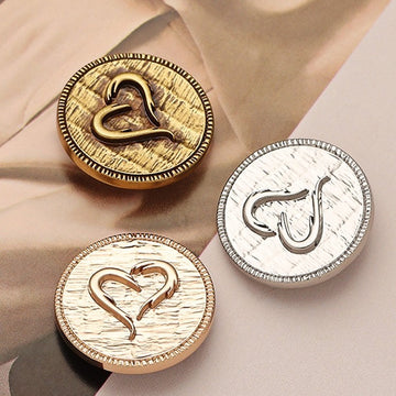Retro British Heart-Carved Metal Decorative Buttons 6pcs - Lots of Buttons