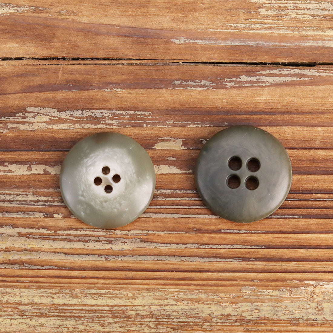 15-25mm čtyřočníkové olivově zelené močovinové knoflíky balení 30 kusů (5 velikostí)