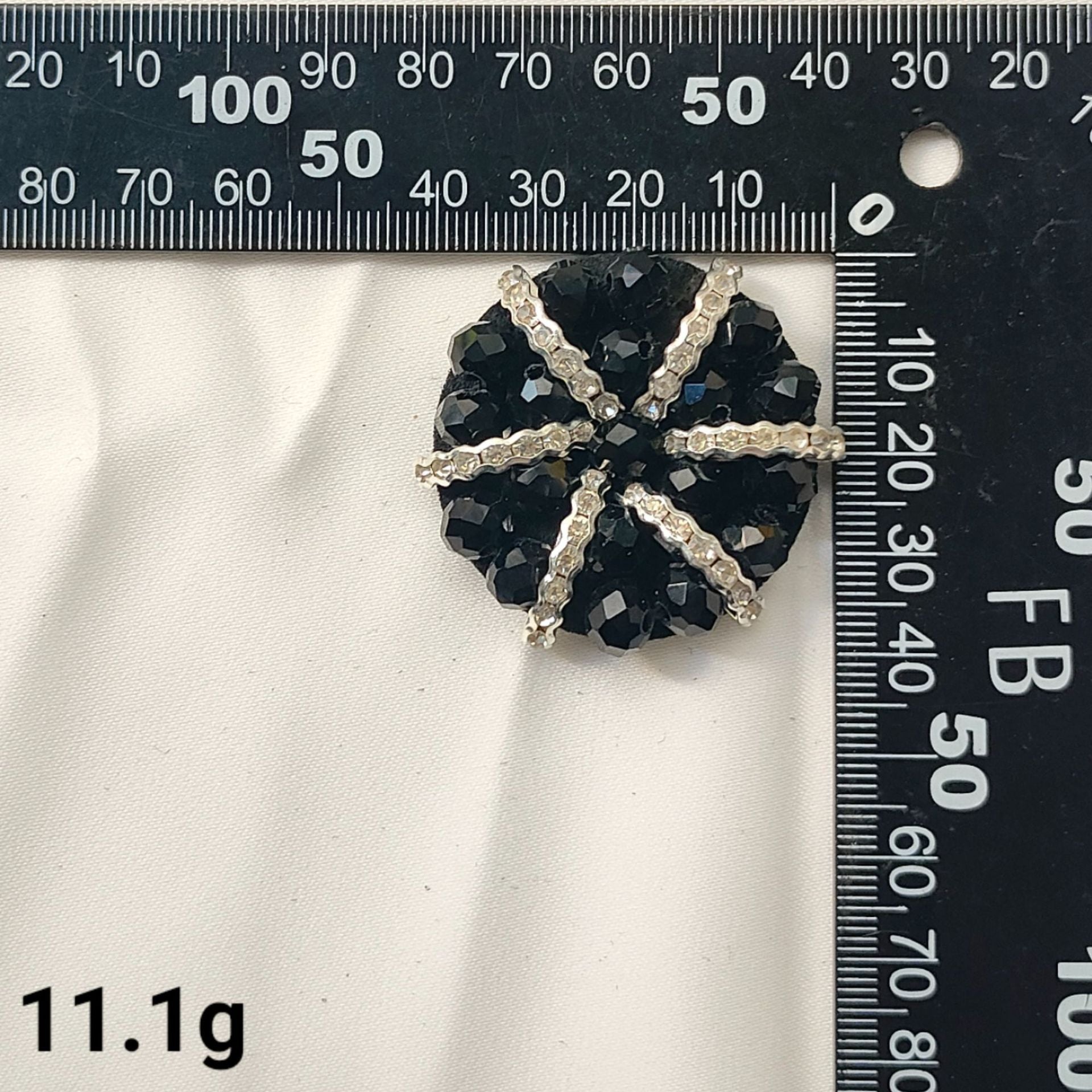 Sorte krystalperlede bi- og guldsmedbroderede patches 14 stk.