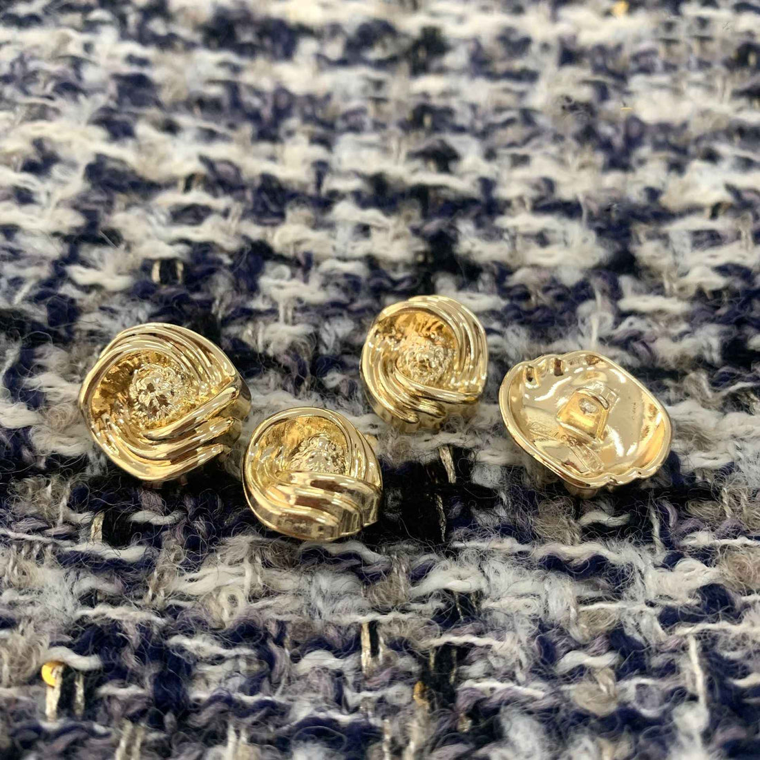 British Style Gold Irregular Lion Head Metal Shank Buttons 50 Pack