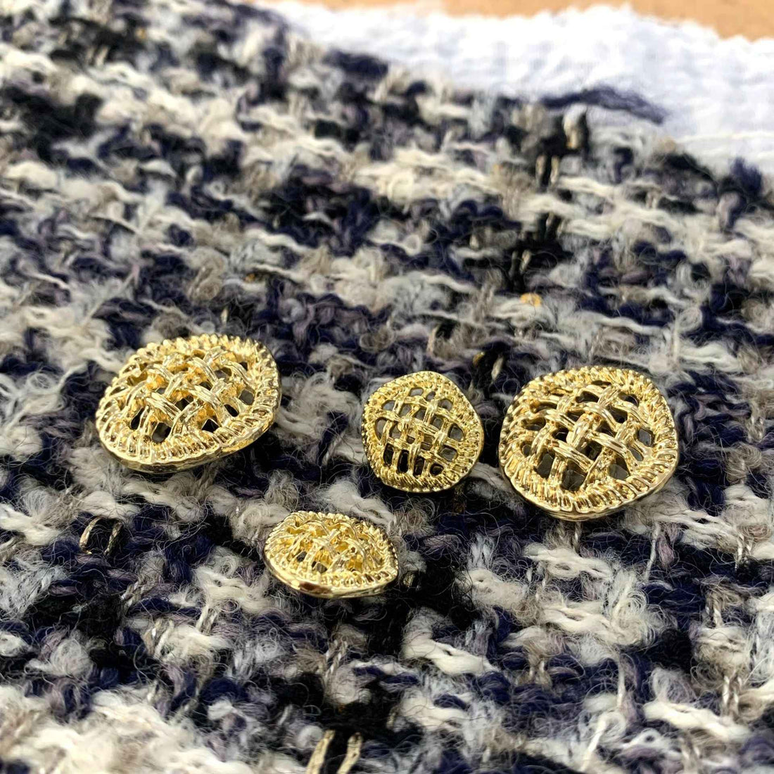 Vintage Hollow Mesh Metal Shank Buttons - Gold/Silver/Bronze 48pcs