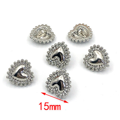 15mm lesklé stříbrné knoflíky ve tvaru srdce s kovovým nožičkou 20 ks