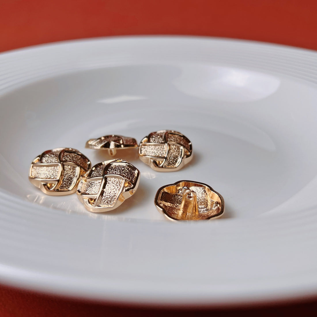 Butoane metalice aurii curbate, pătrate, poligonale 18/23MM, 20 bucăți