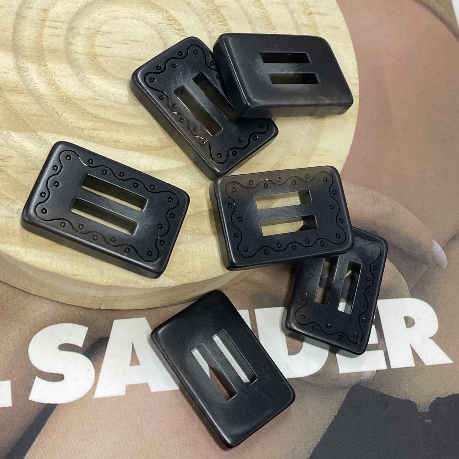 4.3cm Rectangular Resin 2-Hole Buckle Buttons 10pcs