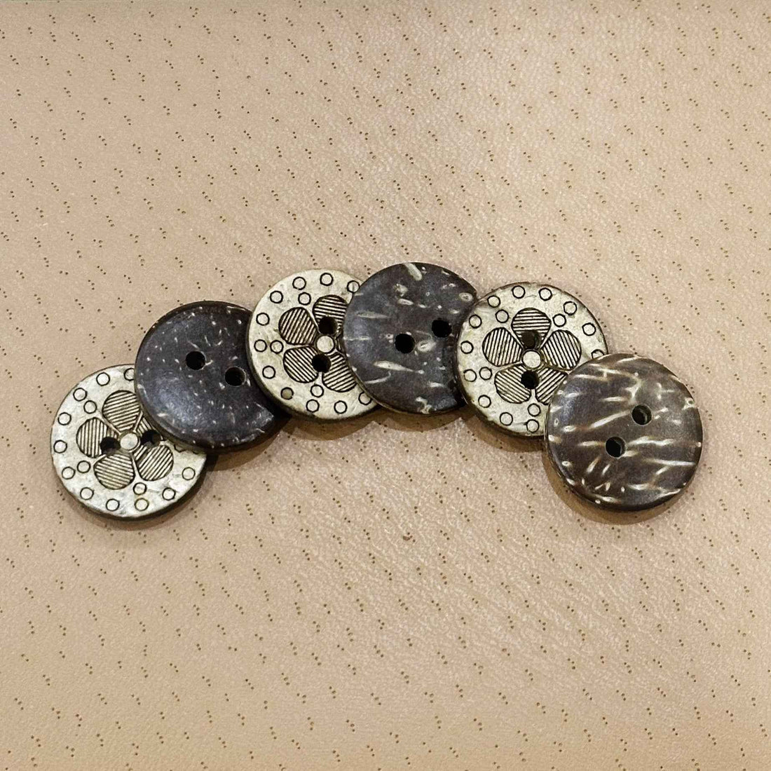 20mm Round Coconut Shell Buttons with Laser-Engraved Floral 200PCS