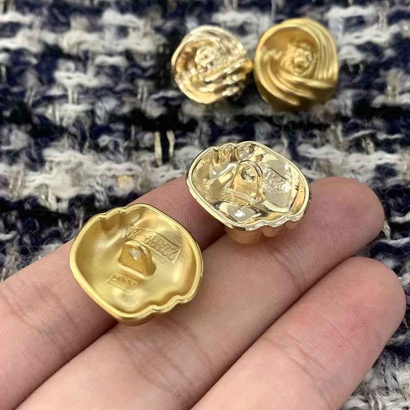 British Style Gold Irregular Lion Head Metal Shank Buttons 50 Pack