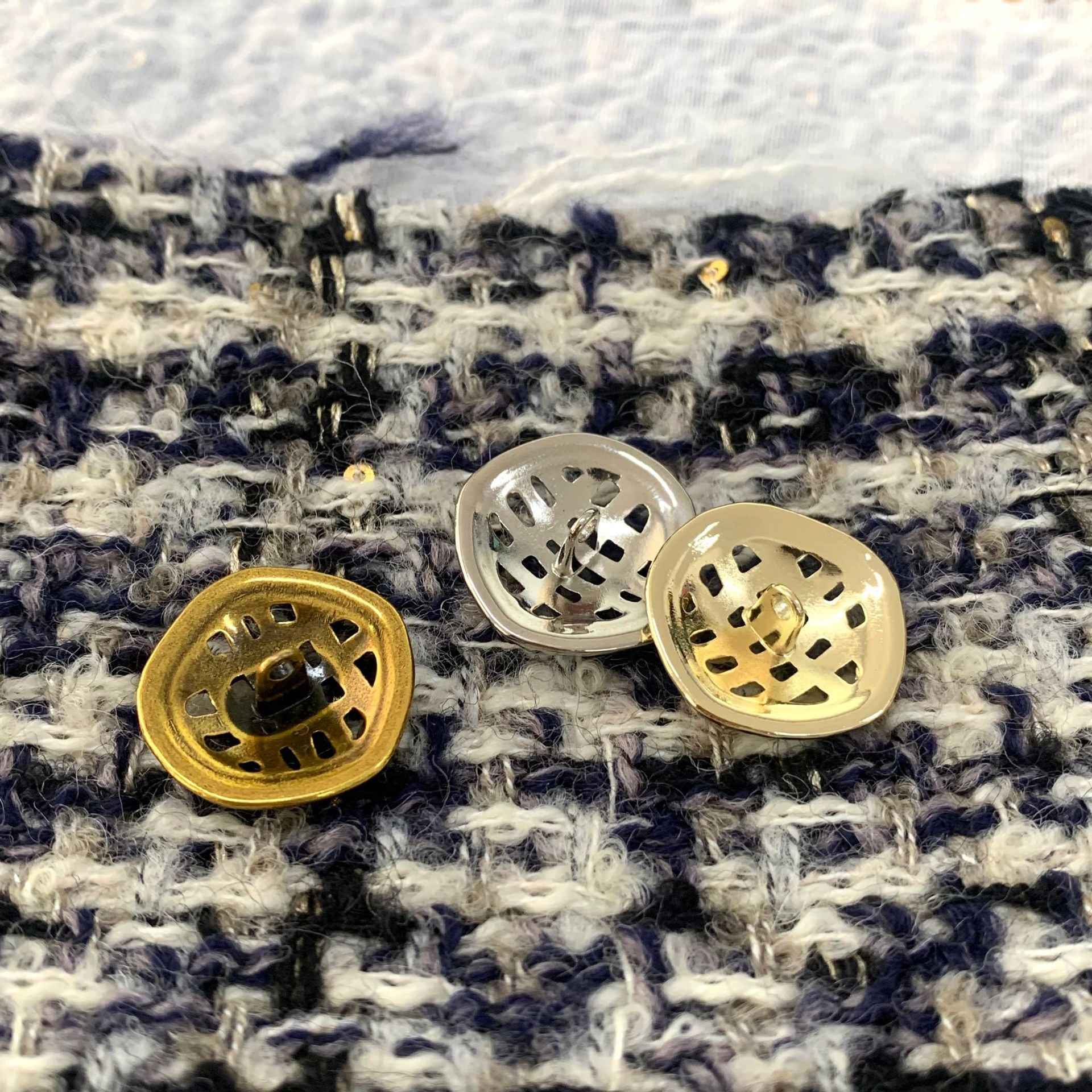 Vintage Hollow Mesh Metal Shank Buttons - Gold/Silver/Bronze 48pcs