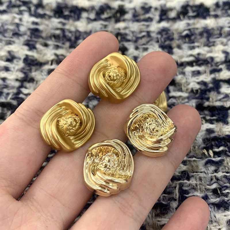British Style Gold Irregular Lion Head Metal Shank Buttons 50 Pack