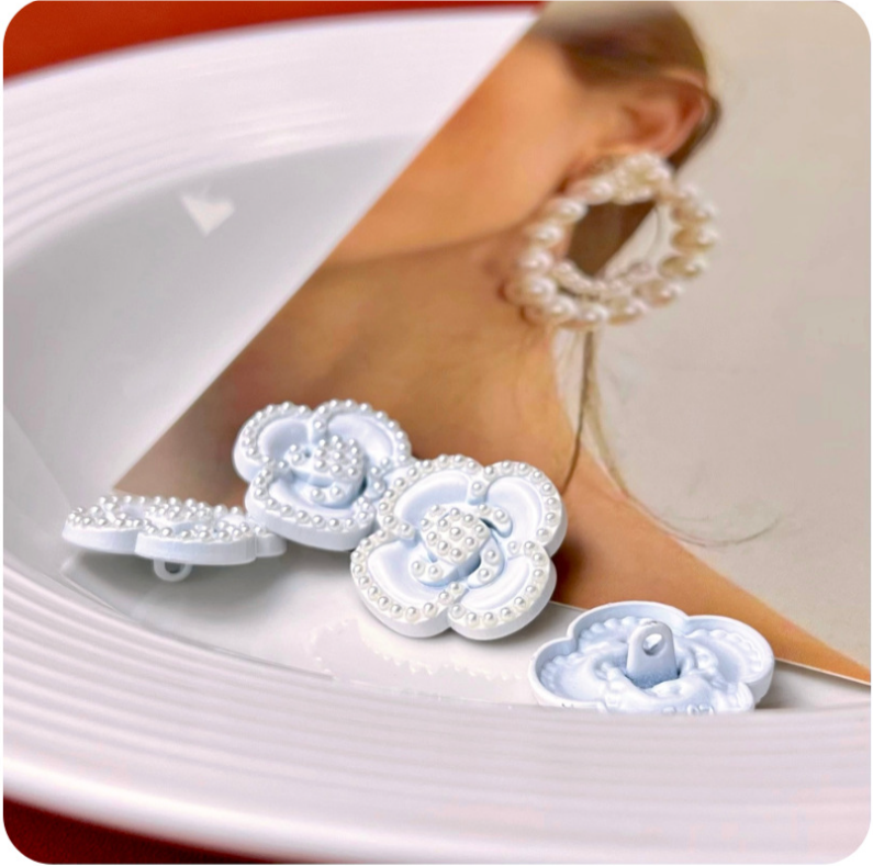 Nasturi cu tija metalică perlată Camellia de 25mm pentru cardiganuri și pulovere 6 bucăți