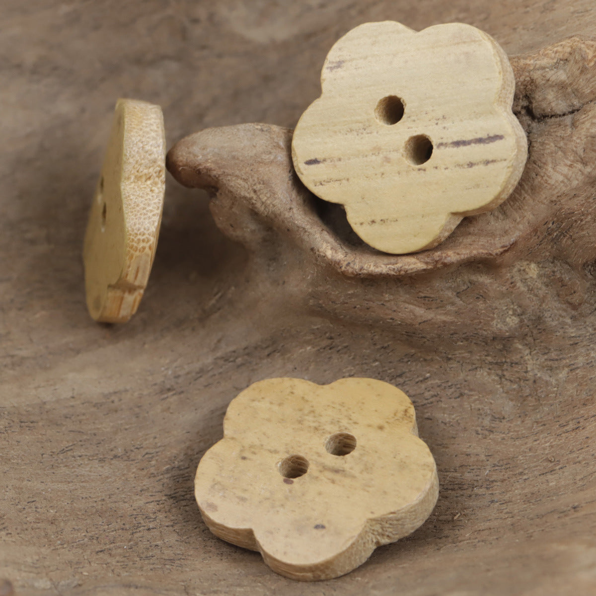 Flower-Shaped Natural Bamboo Buttons for Children's Spring Clothing 20pcs - Lots of Buttons