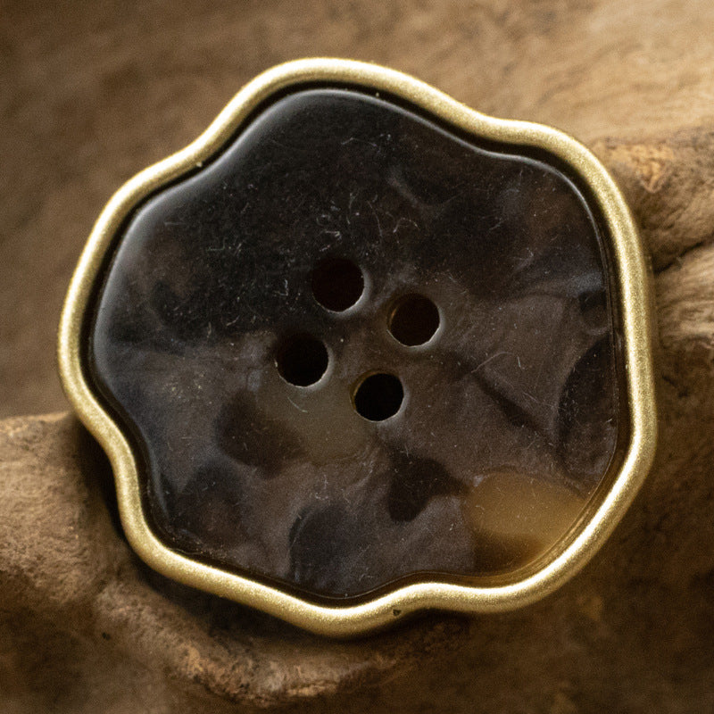18-38mm Plum Blossom-Shaped Resin Buttons for Vintage Jackets 10pcs - Lots of Buttons