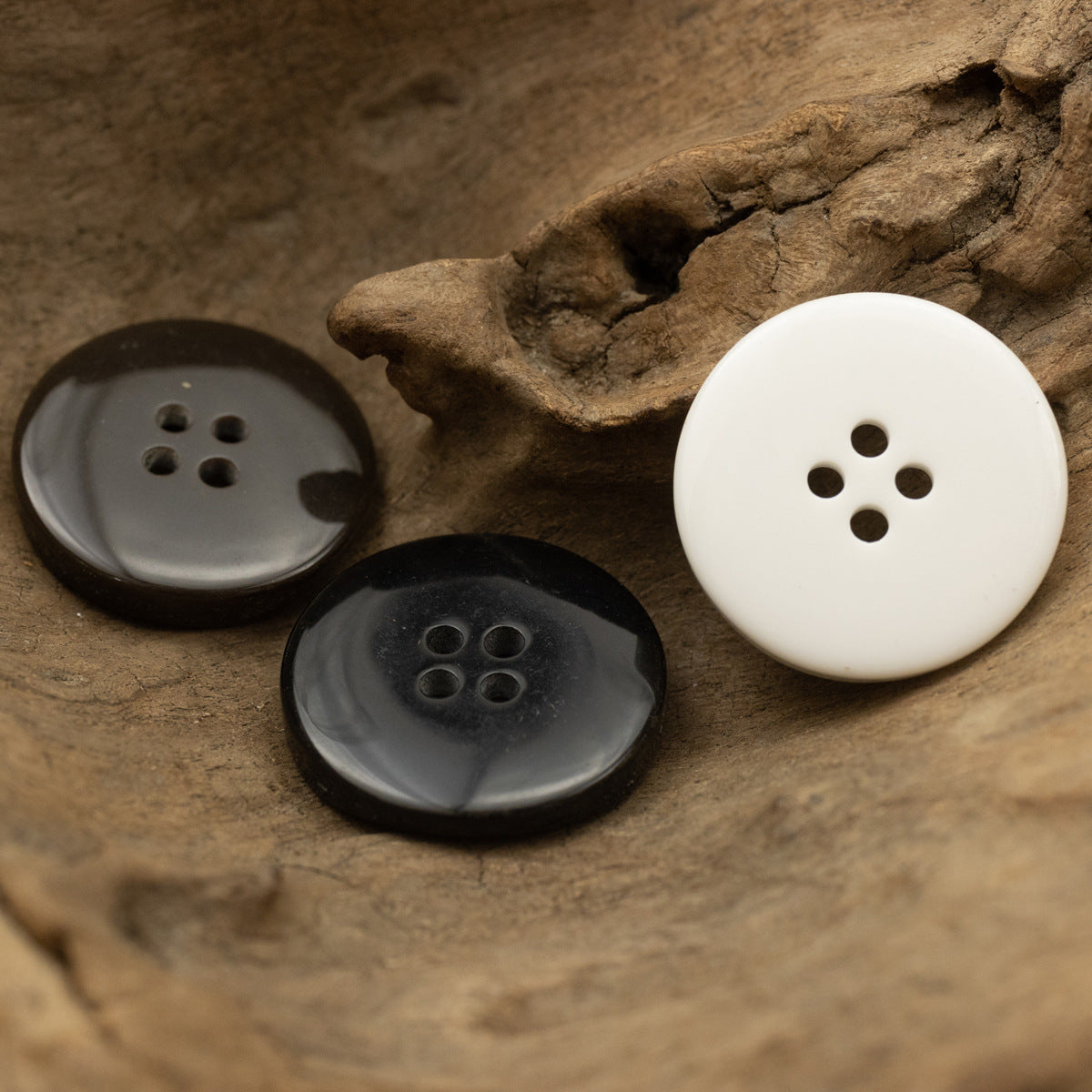 25mm Curved Four-Hole Imitation Shell Black Brown White Resin Buttons 10pcs - Lots of Buttons