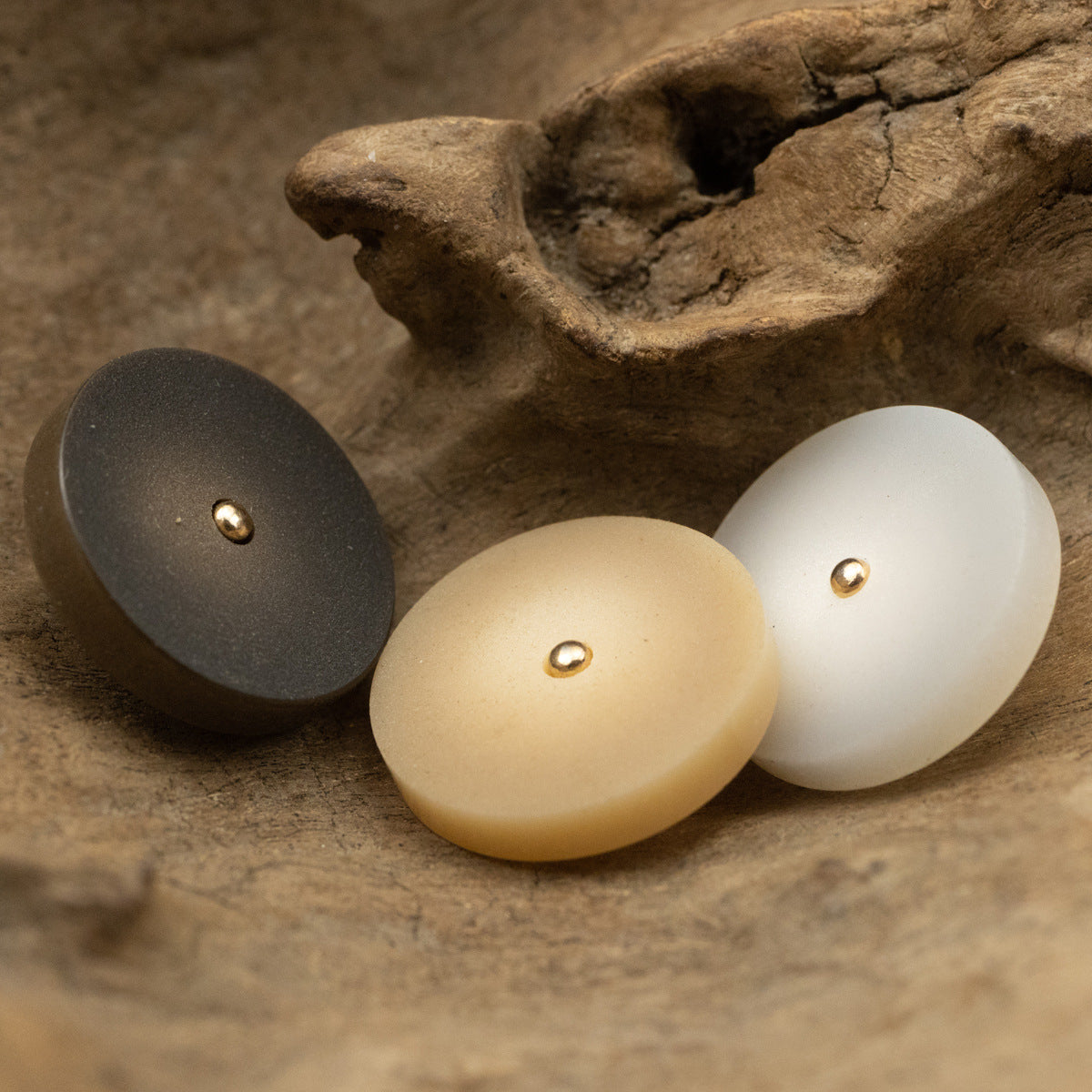 15mm-30mm Round Matte Frosted Orange Resin with Metal Shank 30 Pack - Lots of Buttons