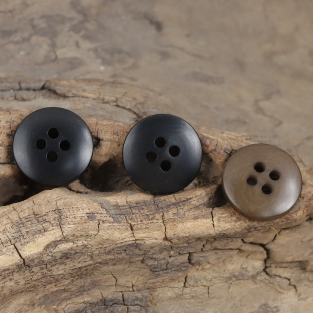 15mm Burnt-Edge Four-Hole Natural Fruit Buttons for Linen Dresses 10PCS - Lots of Buttons