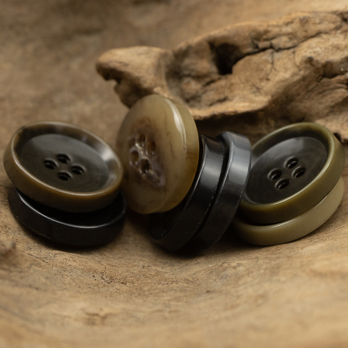 15-25mm Olive Green and Brown Round Eco-Friendly Urea Buttons 10pcs - Lots of Buttons
