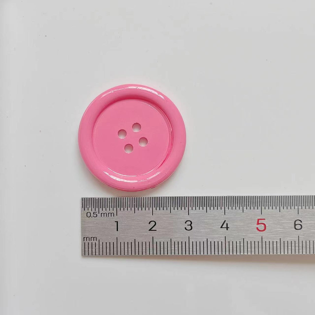 30mm Sjajni Plastični Gumbi u Boji Bombona 40 Komada