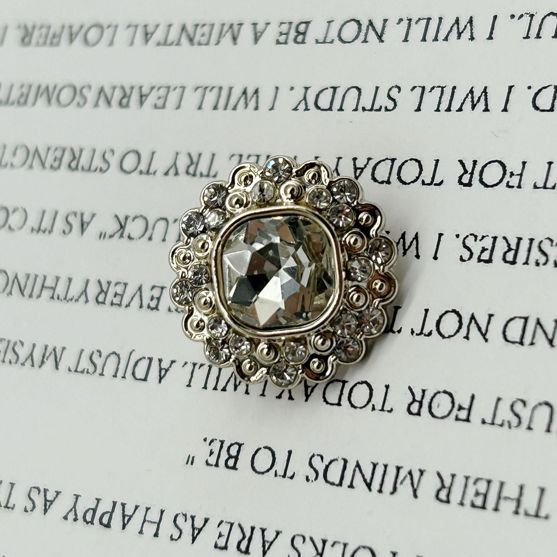 18/21/25mm Zlatni Srebrni Pištoljmetal Dijamant Cvjetni Oblik Plastični Dugmad 50 komada