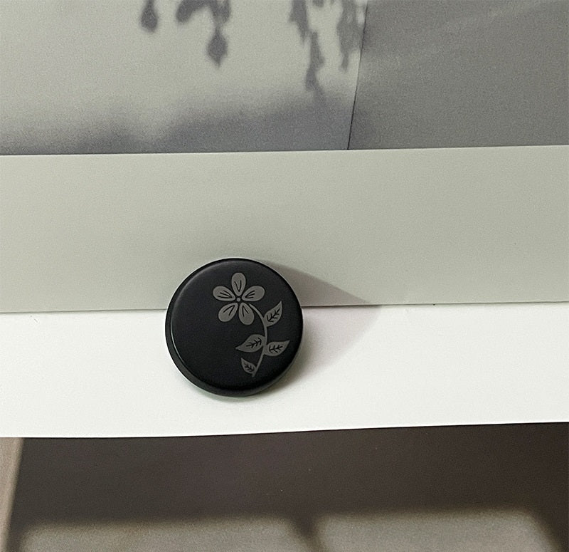 Nasturi rotunzi din rășină de 18/23/25mm cu model floral decupat cu laser și tije metalice pentru palton, 20 bucăți