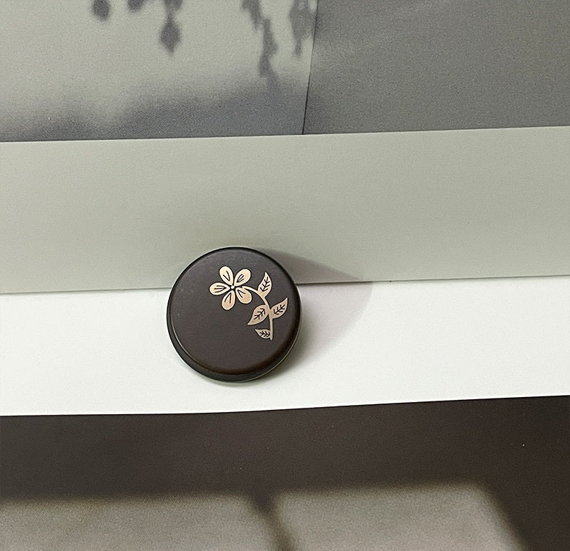Nasturi rotunzi din rășină de 18/23/25mm cu model floral decupat cu laser și tije metalice pentru palton, 20 bucăți
