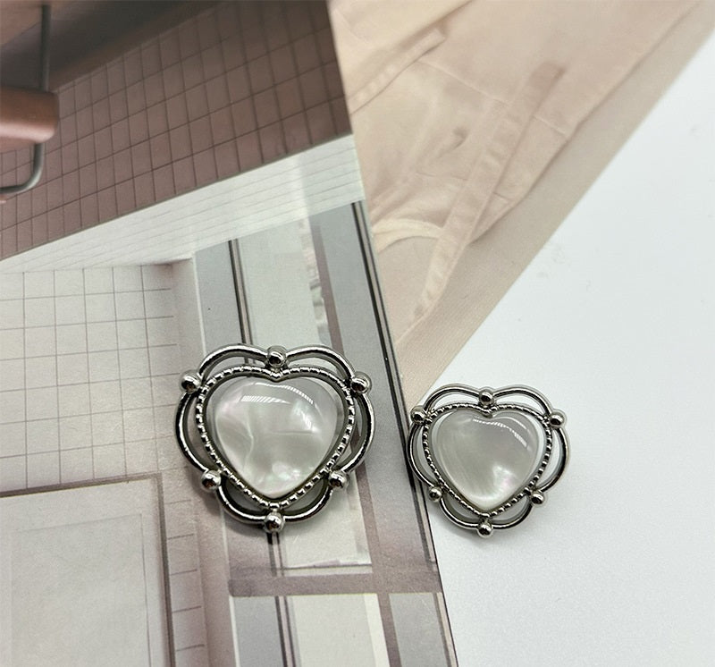 20/23mm Vintage styl Srdcový tvar Pryskyřičné Kovové Dvoubarevné Knoflíky pro Svetry 50ks