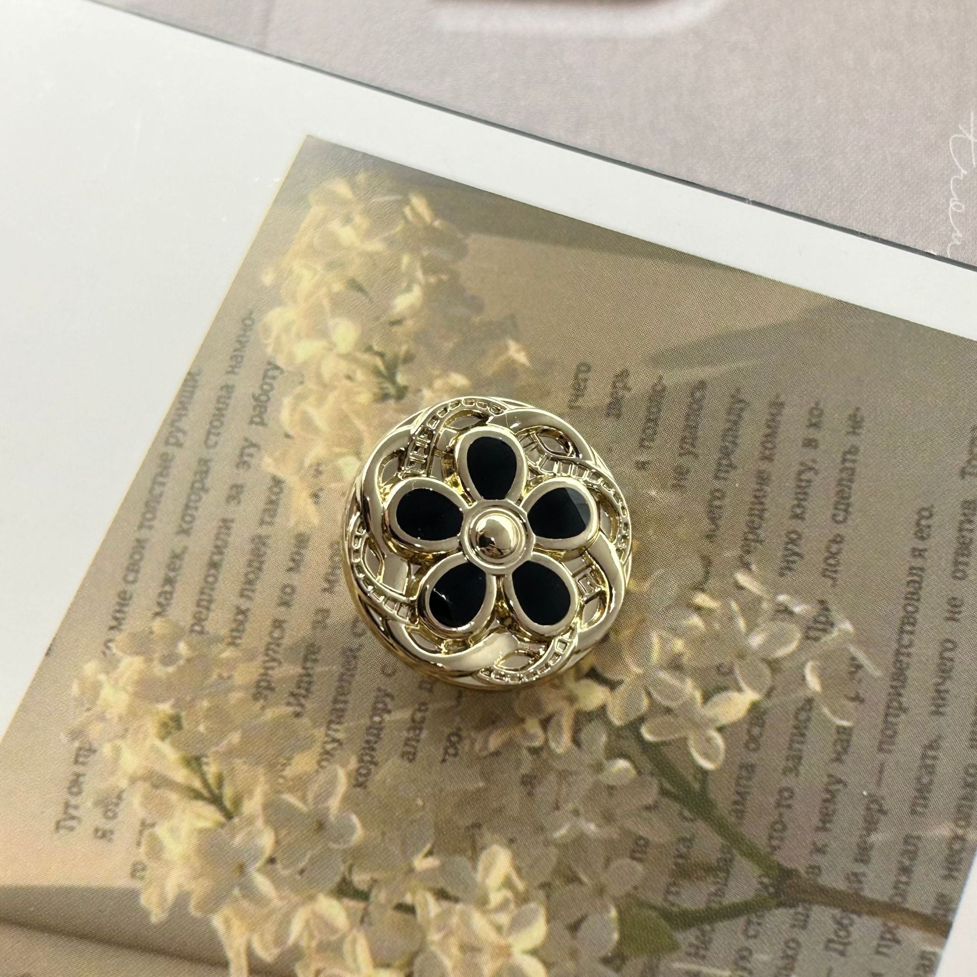 Butoane rotunde din metal emailat cu dantelă vintage și floare, 18/20/23mm, pachet de 48 bucăți