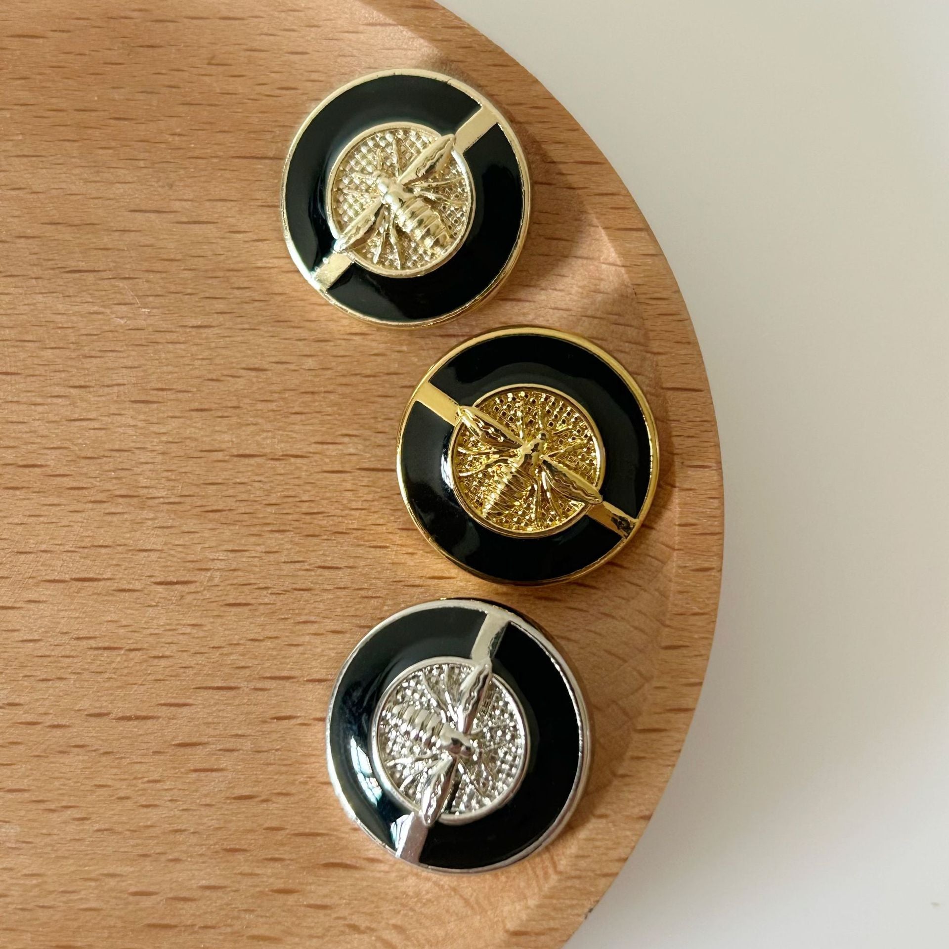 15/18/21/23mm vintage emajlirani majhni gumbi iz zlitine čebele za ročno šivanje 50 kosov