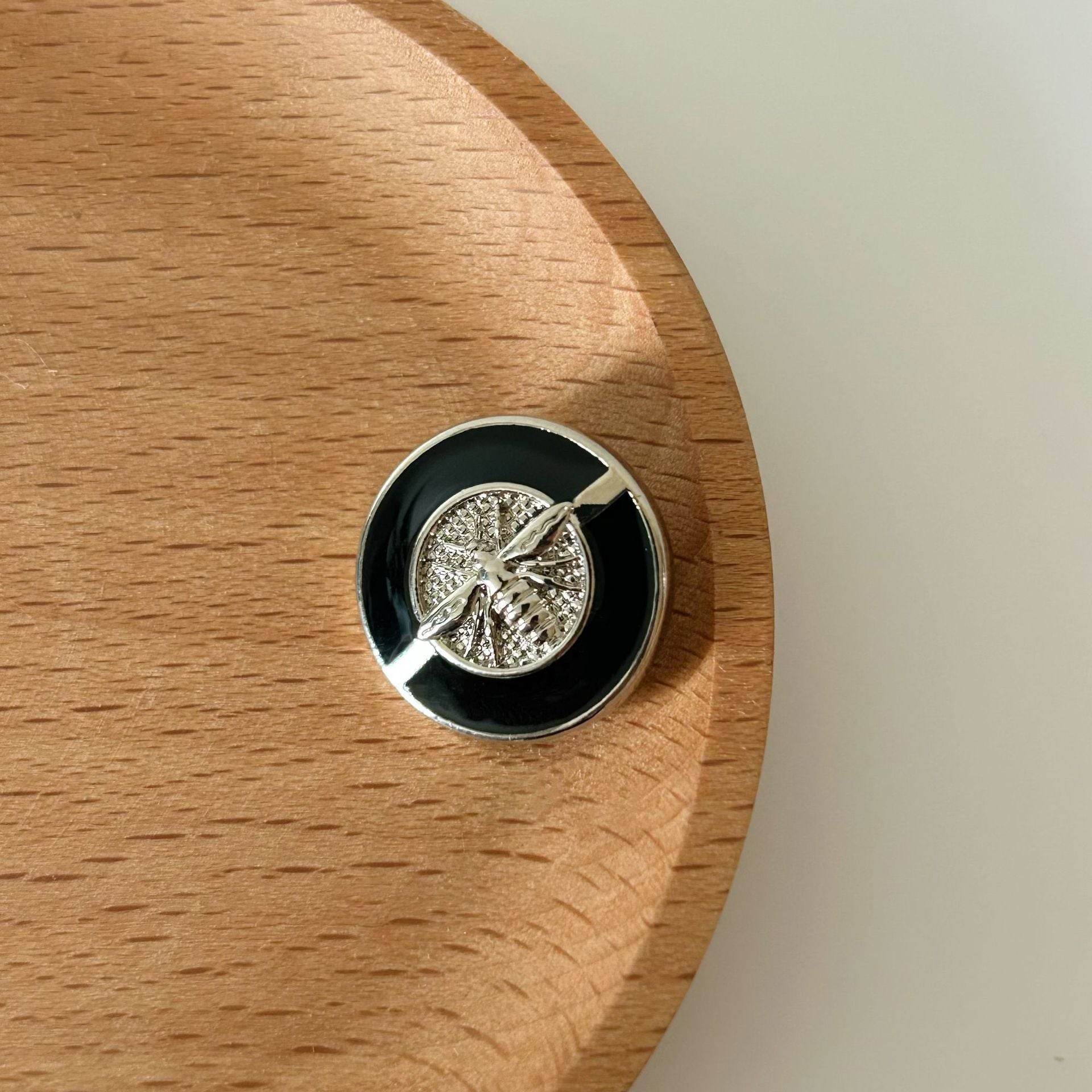 15/18/21/23mm vintage emajlirani majhni gumbi iz zlitine čebele za ročno šivanje 50 kosov