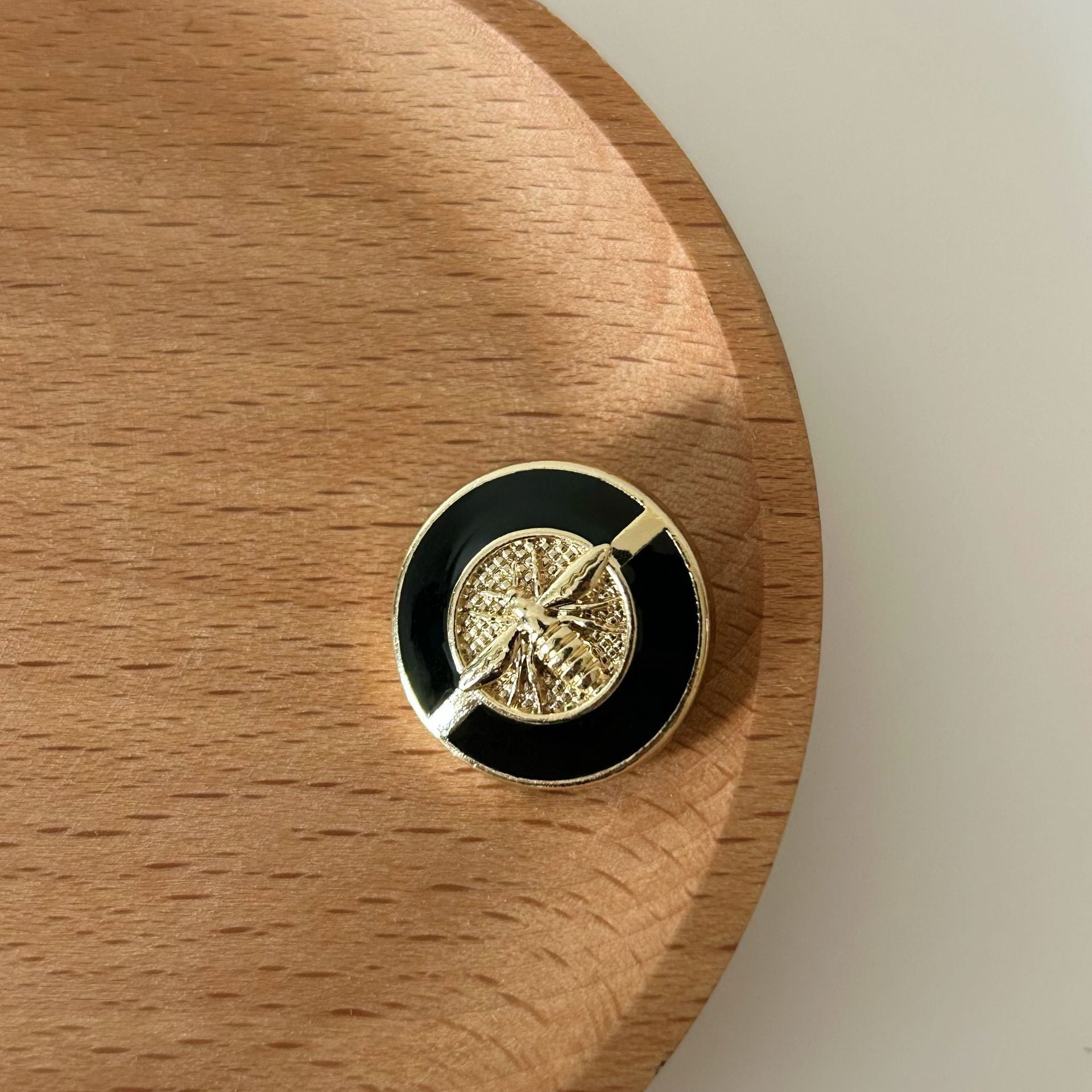 15/18/21/23mm vintage emajlirani majhni gumbi iz zlitine čebele za ročno šivanje 50 kosov