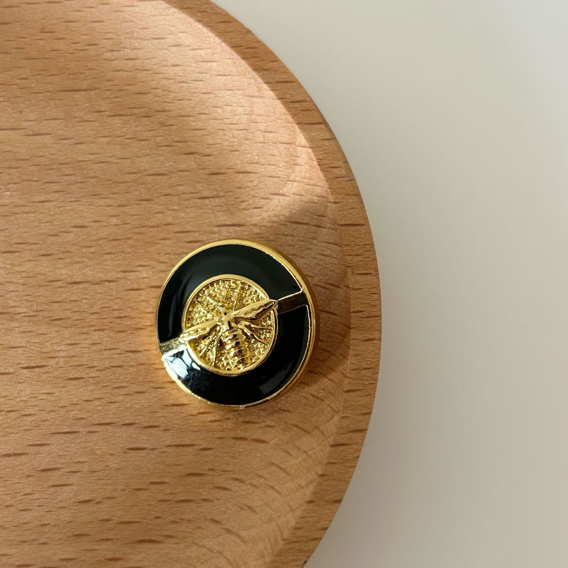 15/18/21/23mm vintage emajlirani majhni gumbi iz zlitine čebele za ročno šivanje 50 kosov