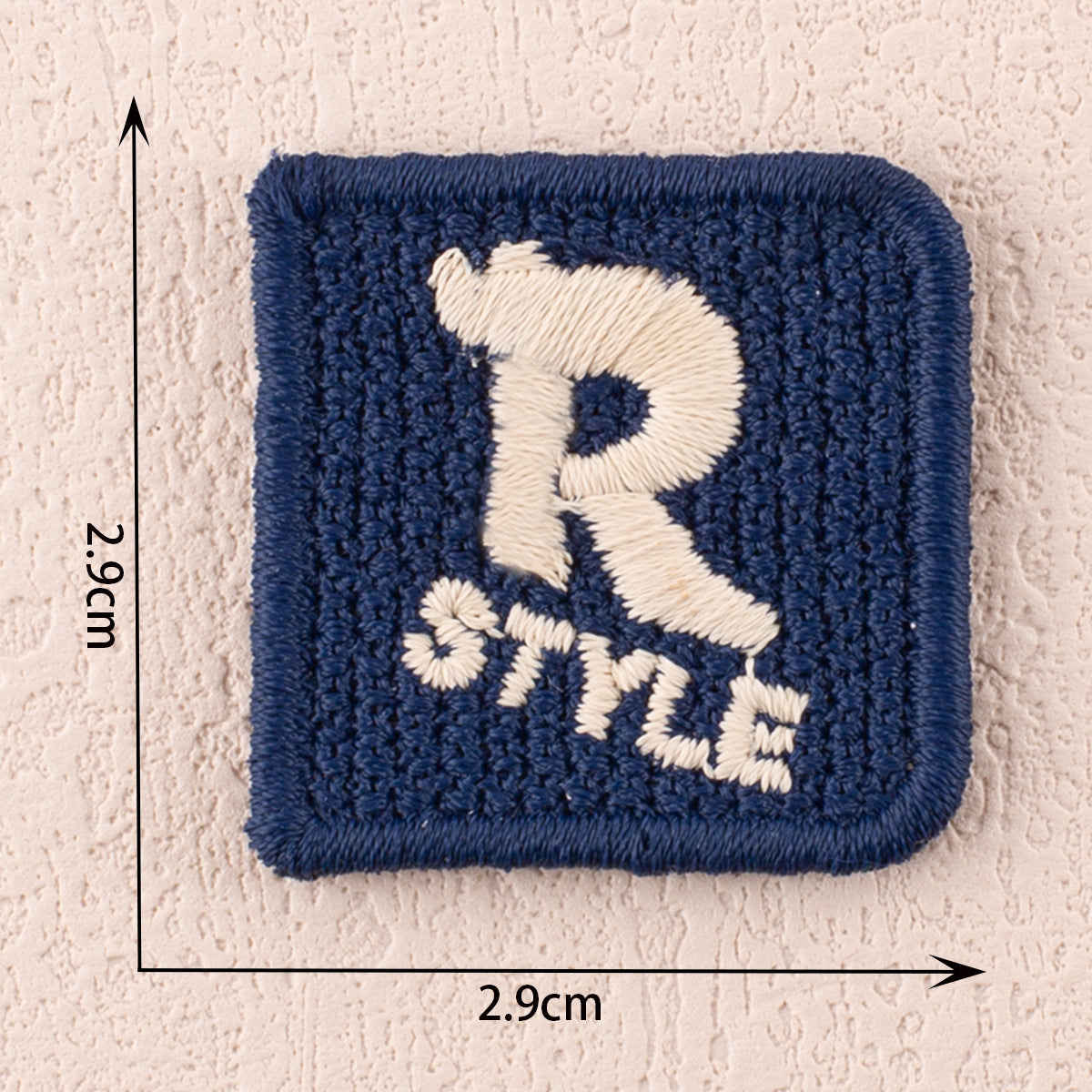 Set de 30 de patch-uri din material cu alfabet și cifre brodate integral